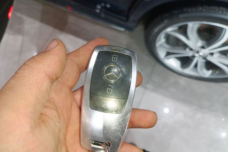 奔驰E级 2021款 改款 E 300 L 运动豪华型中控内饰7001