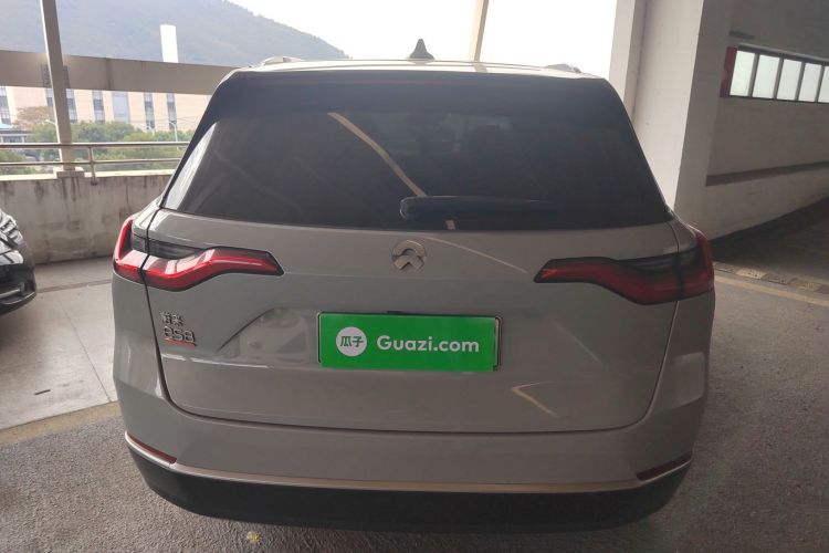 蔚来ES8 2020款 580KM 签名版 六座版车身外观6