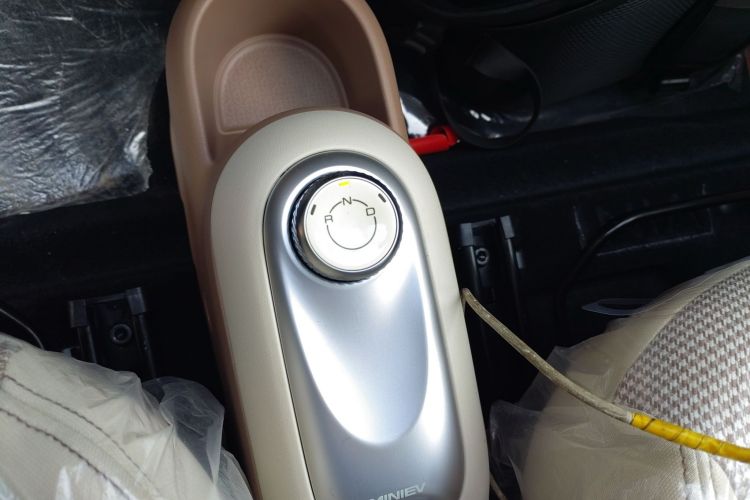 五菱汽车 宏光MINIEV 2025款 四门版 进阶款中控内饰18