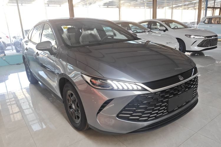 比亚迪 秦PLUS 2025款 DM-i 智驾版 55KM领先型车身外观3