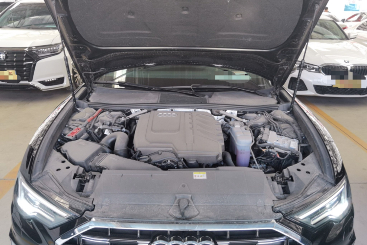 奥迪A6L 2024款 45 TFSI 臻选动感型机舱底盘24