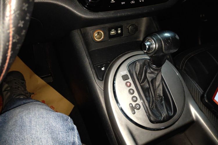 起亚 智跑 2015款 2.0L 自动两驱版DLX局部细节18