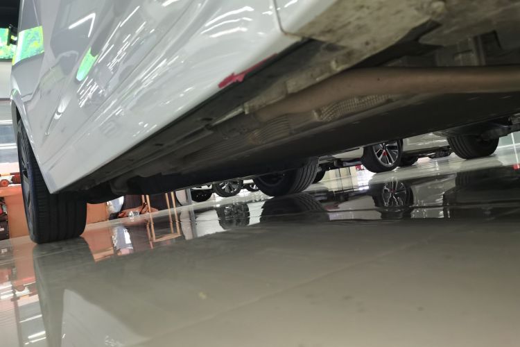 理想汽车 理想L7 2024款 Pro机舱底盘29