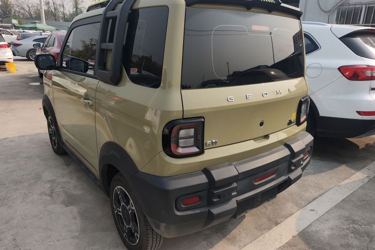 吉利银河 2024款 200km 熊猫骑士车身外观4