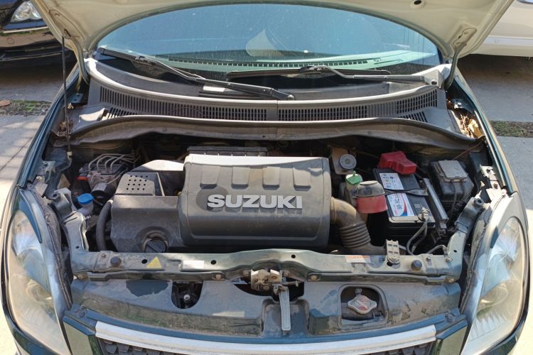 铃木 雨燕 2016款 1.5L 自动时尚型酷玩版机舱底盘24