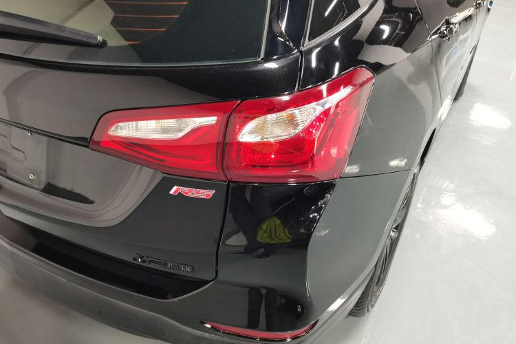 雪佛兰 探界者 2018款 RS 550T 自动四驱捍界版车身外观9