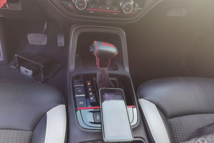 观致5 2018款 改款 1.6T 自动尊贵型中控内饰18