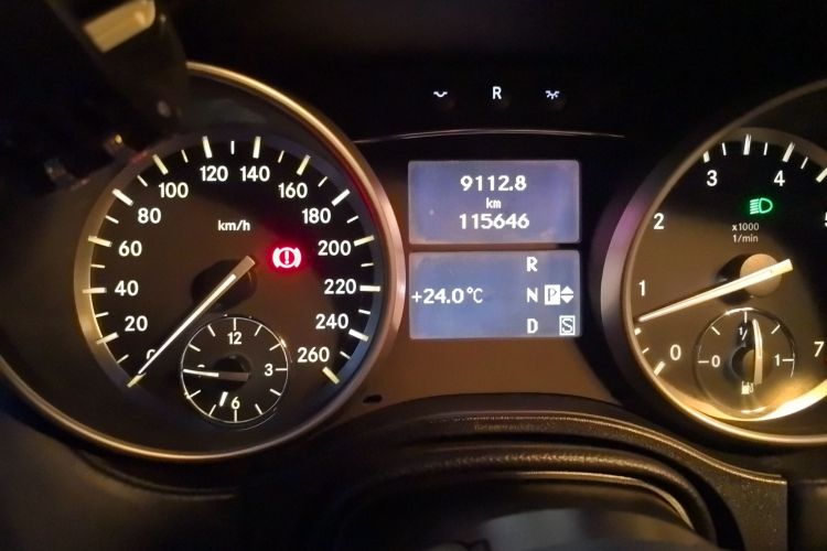 奔驰GL级 2011款 GL 450 尊贵型 Grand Edition中控内饰15