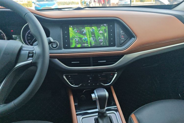 众泰T300 2017款 1.5T CVT尊享型中控内饰16