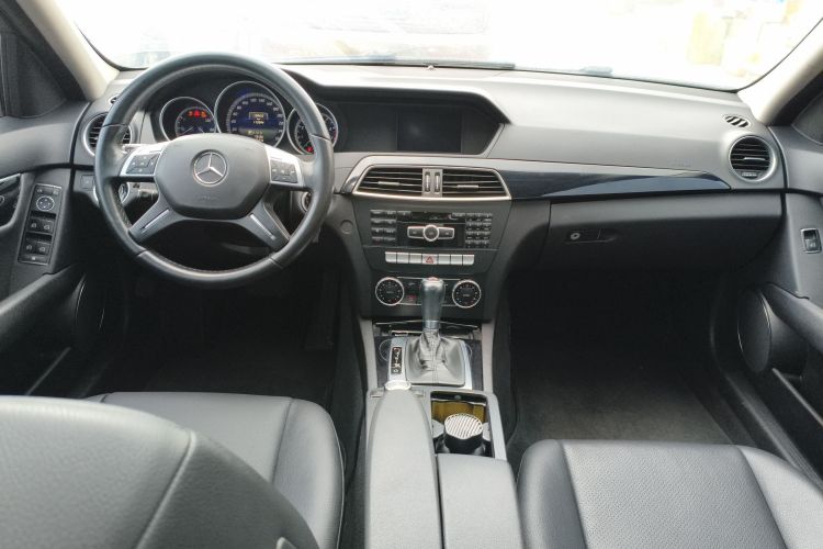 奔驰C级 2013款 C 180 经典型 Grand Edition中控内饰7002