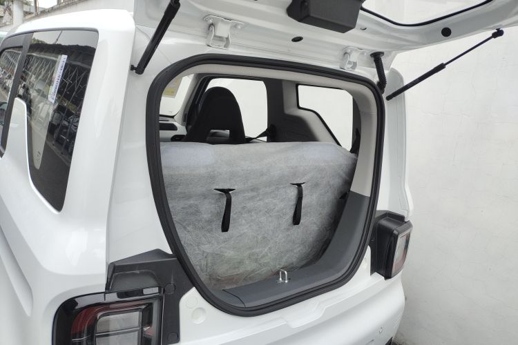 吉利银河 2024款 熊猫mini 200km 耐力熊机舱底盘23