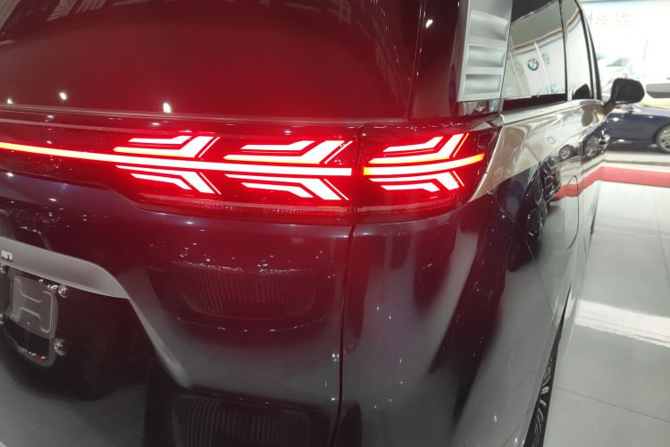 腾势D9 2022款 DM-i 970 四驱旗舰型车身外观6006