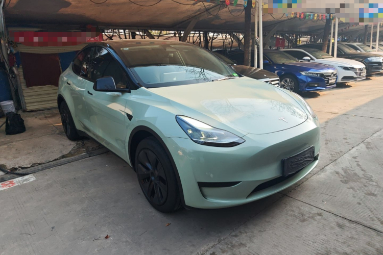 特斯拉 Model Y 2024款 后轮驱动版车身外观3