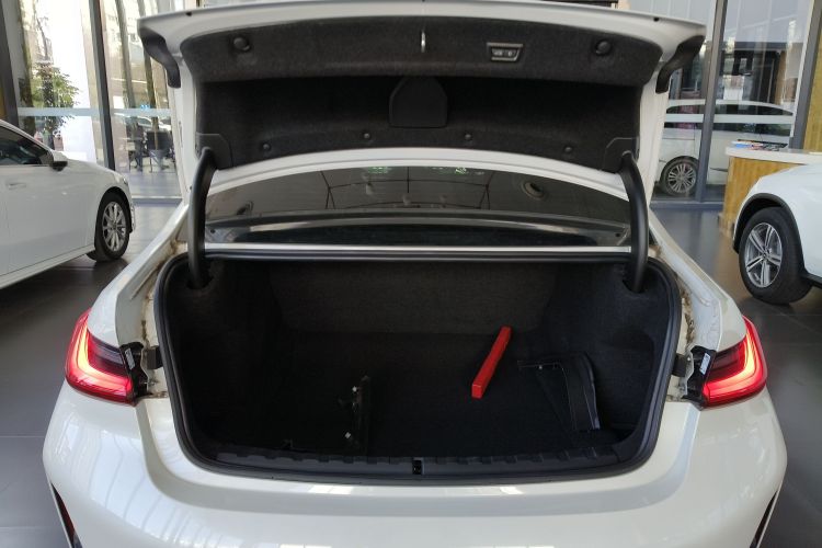 宝马3系 2023款 325Li M运动曜夜套装机舱底盘23