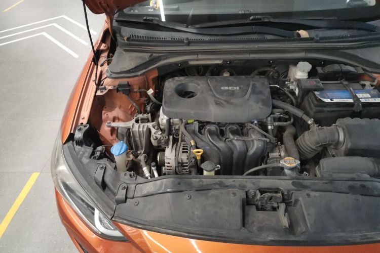 现代 领动 2016款 1.6L 自动智炫·精英型机舱底盘25