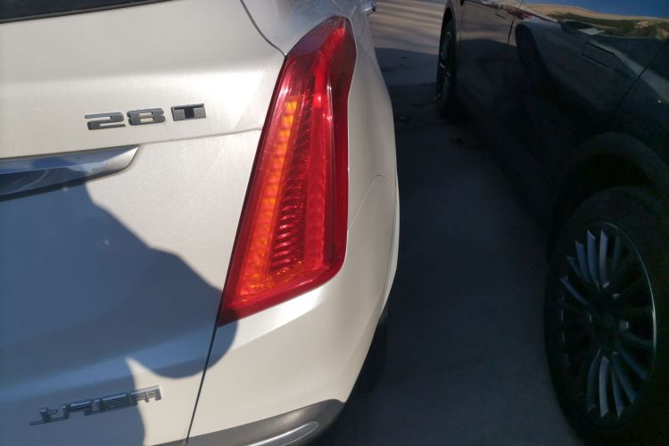 凯迪拉克XT5 2018款 28T 四驱豪华型车身外观9