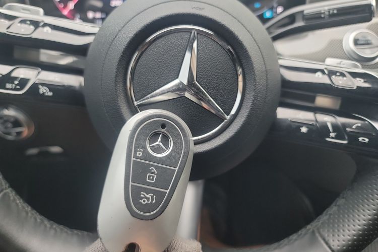 奔驰C级 2023款 C 200 L 运动版中控内饰7001