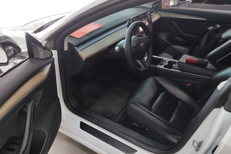 特斯拉 Model 3 2022款 后轮驱动版中控内饰20