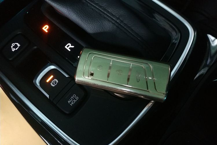 广汽传祺 传祺GS4 2018款 235T 自动两驱至尊版中控内饰7001