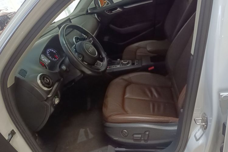 奥迪A3 2016款 Sportback 35 TFSI 风尚型中控内饰19