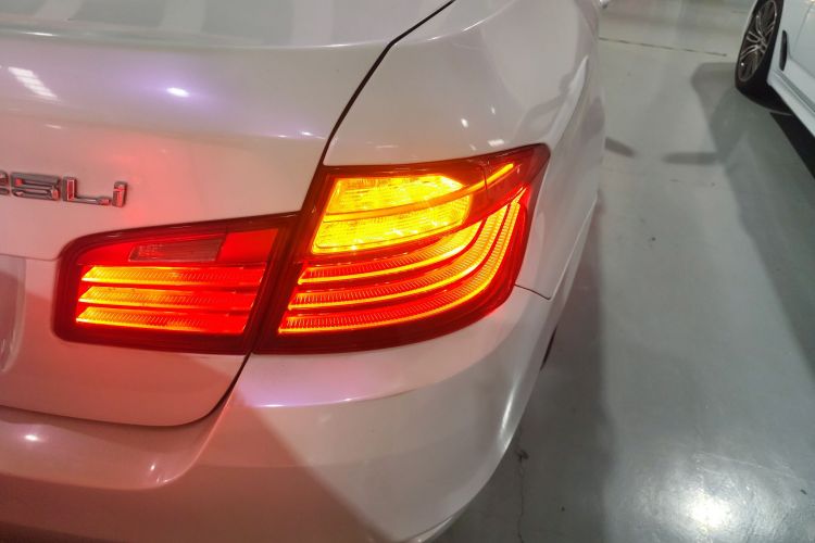 宝马5系 2014款 520Li 典雅型车身外观9