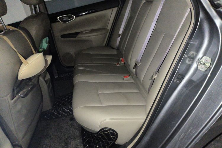 日产 轩逸 2016款 1.6XL 手动豪华版中控内饰21