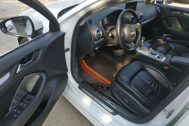 奥迪A3 2016款 Limousine 35 TFSI 领英型中控内饰20