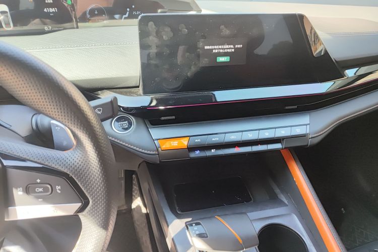 长安UNI-V 2022款 1.5T 尊贵型中控内饰16