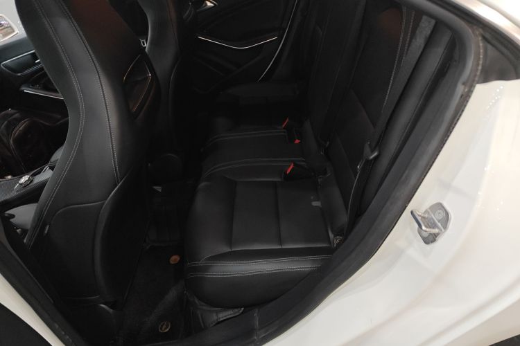 奔驰CLA 2018款 CLA 200 动感型中控内饰7004