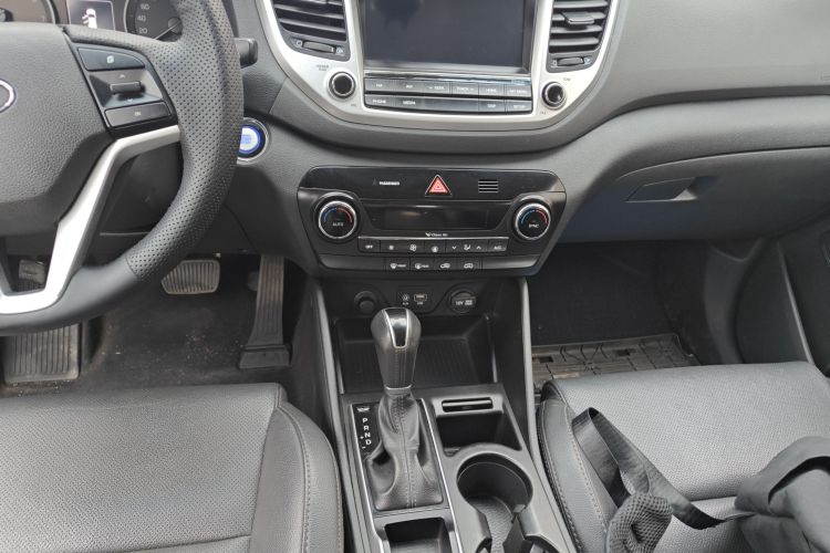 现代 途胜 2015款 1.6T 双离合两驱智能型中控内饰16