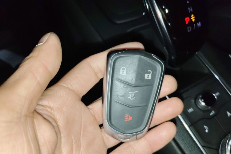 凯迪拉克XT4 2020款 改款 28T 两驱领先运动型中控内饰11