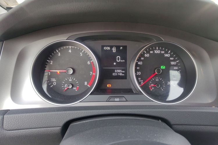 大众 高尔夫 2016款 1.6L 自动时尚型中控内饰15