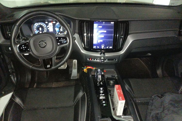 沃尔沃XC60新能源 2019款 T8 E驱混动 智雅运动版 国VI中控内饰7002