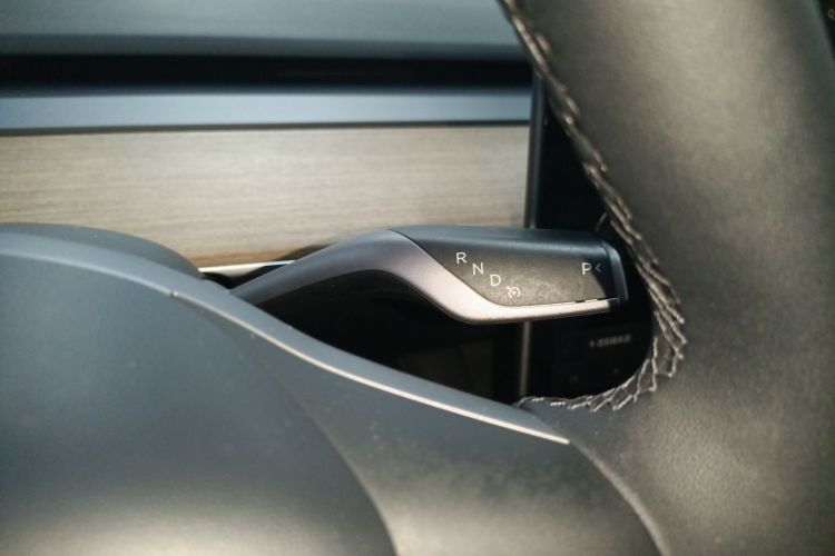 特斯拉 Model 3 2021款 标准续航后驱升级版 3D6中控内饰18