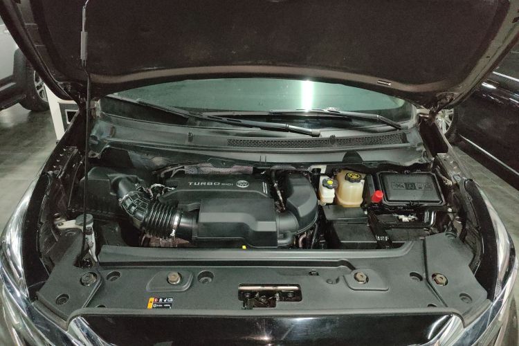 别克GL8 2023款 改款 陆上公务舱 豪华型机舱底盘24