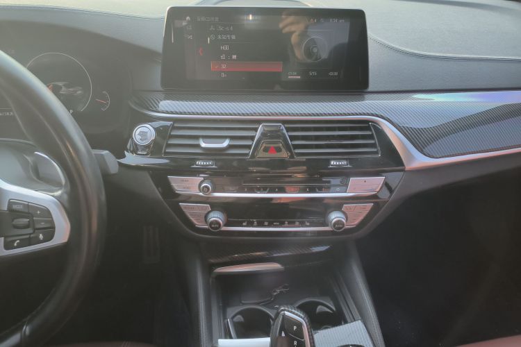 宝马5系 2019款 530Li 领先型 M运动套装中控内饰16
