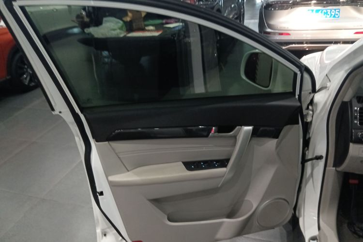 雪佛兰 科帕奇 2015款 2.4L 两驱城市版 5座中控内饰7007