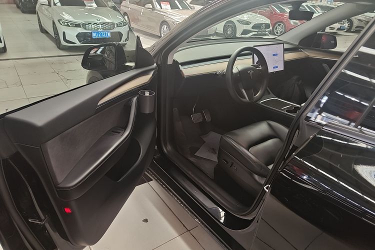 特斯拉 Model Y 2022款 改款 后轮驱动版中控内饰20