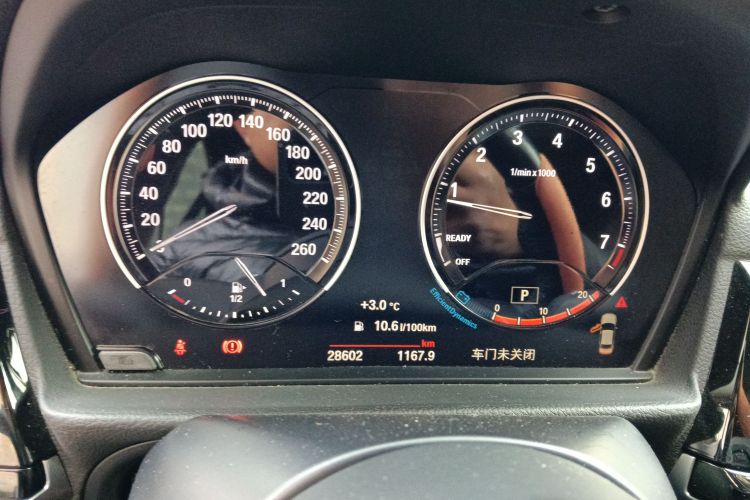 宝马1系 2022款 125i M运动曜夜版中控内饰14