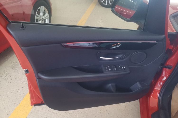 宝马2系旅行车 2016款 218i 运动设计套装中控内饰47