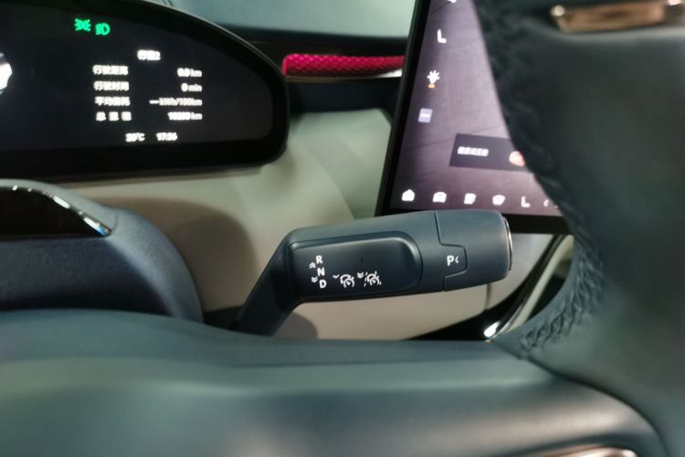 极氪MIX 2025款 长续航智驾版局部细节18