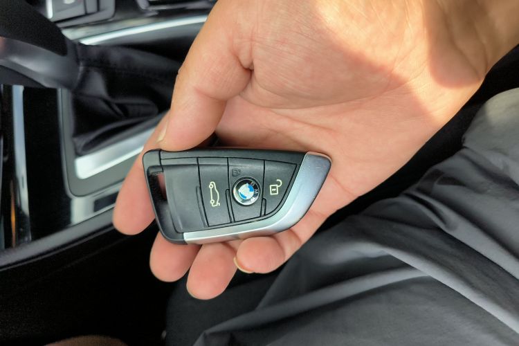 宝马2系旅行车 2019款 218i 时尚型中控内饰11