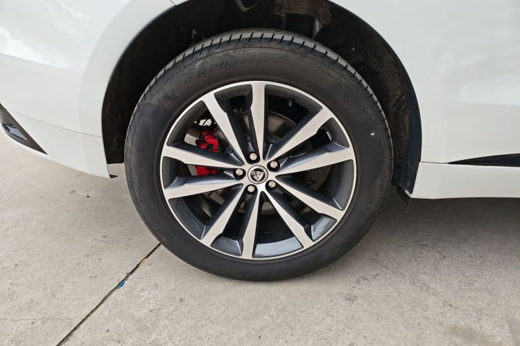 捷豹F-PACE 2024款 P250 R-Dynamic SE车身外观6008