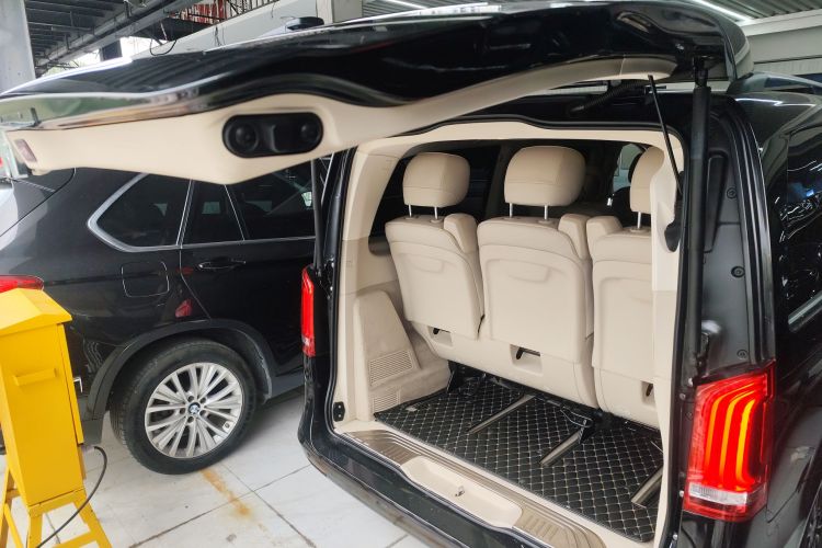 奔驰V级 2018款 V 260 尊贵版 国VI局部细节23