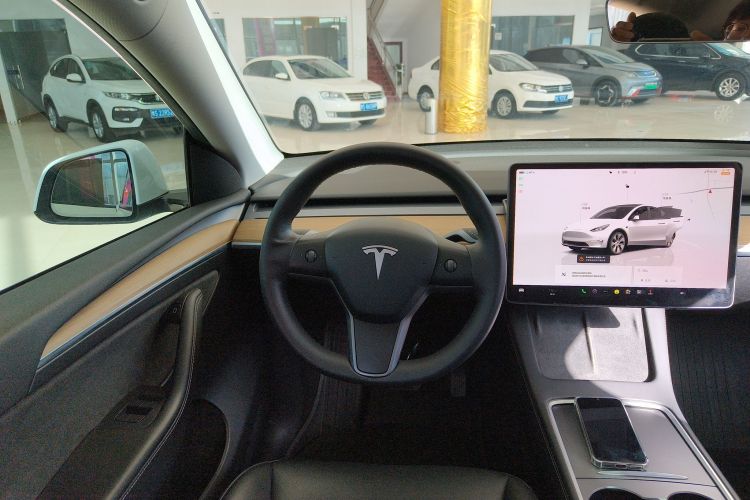 特斯拉 Model Y 2022款 改款 后轮驱动版中控内饰13