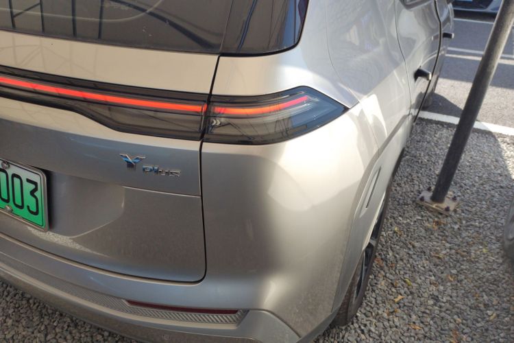 埃安 AION Y 2023款 Plus 610 智领版 三元锂车身外观9