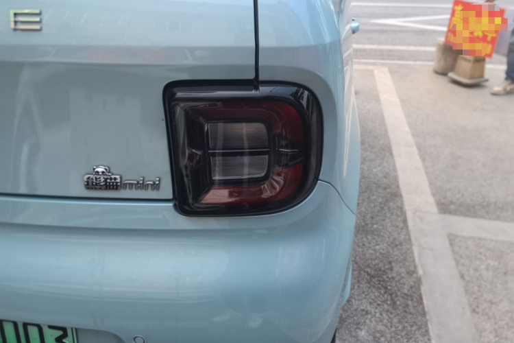 吉利银河 2025款 210km 熊猫卡丁车身外观9