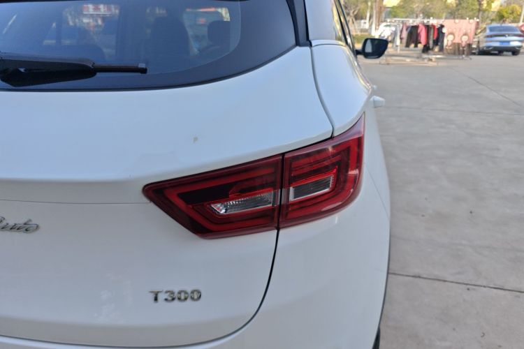 众泰T300 2017款 1.5T CVT尊享型车身外观9