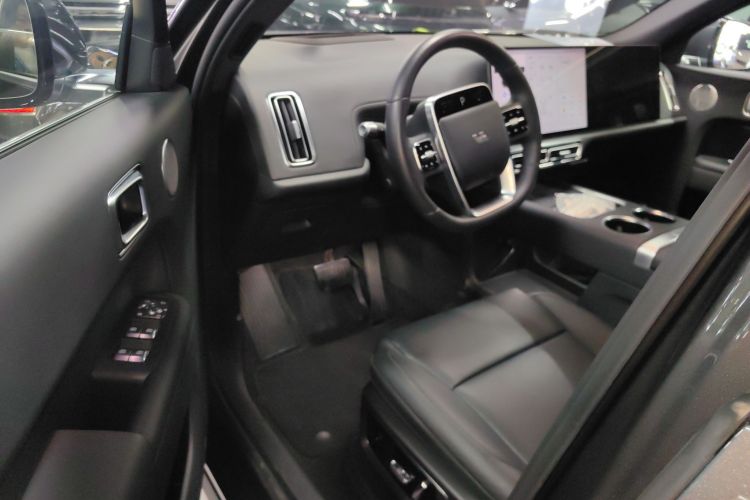 理想汽车 理想L8 2024款 Ultra中控内饰20