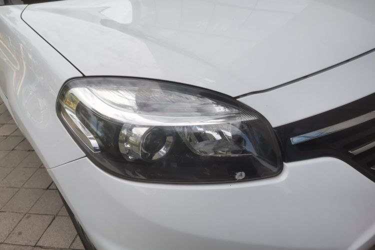 雷诺 科雷傲(进口) 2013款 2.5L 两驱舒适版车身外观8